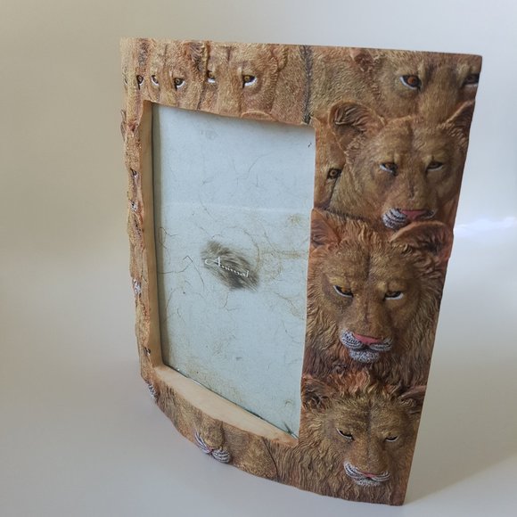 [ANIMAL?]  Free-standing 3D Lion Picture Frame - Picture 3 of 4
